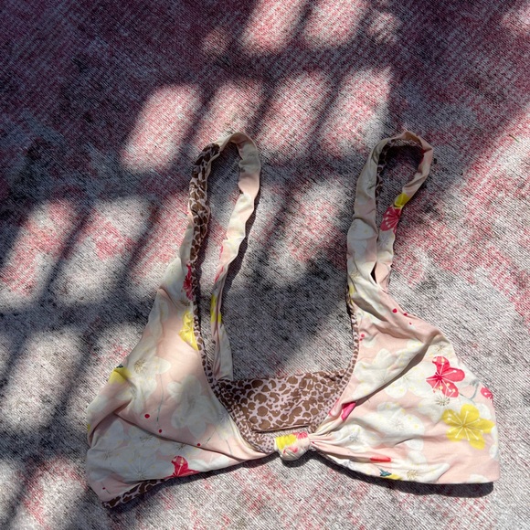 Acacia reversible animal print and Japanese flower print bikini top - Picture 3 of 4